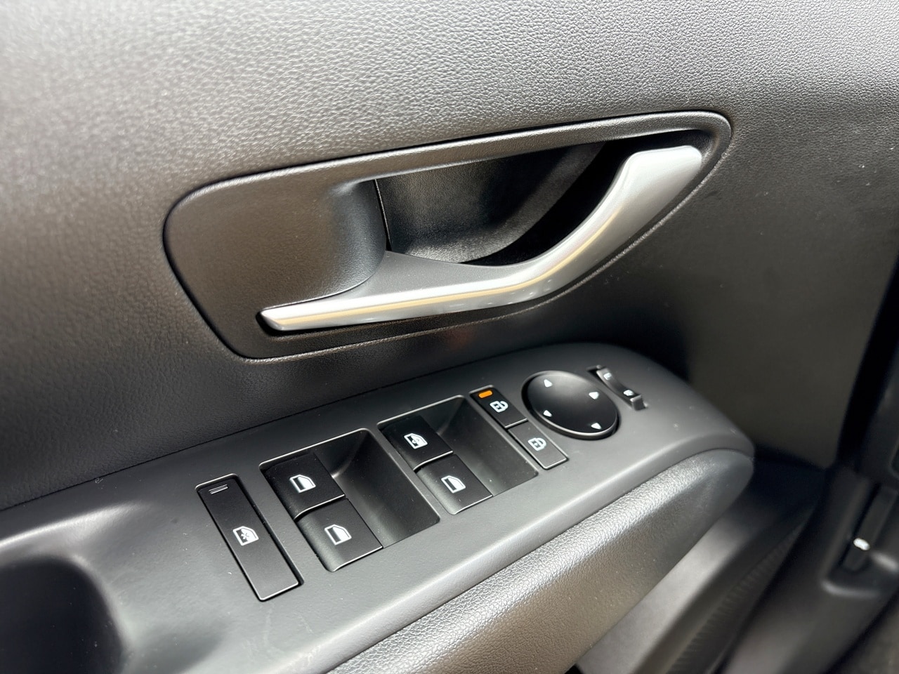 2025 Hyundai Tucson SE - Photo 12
