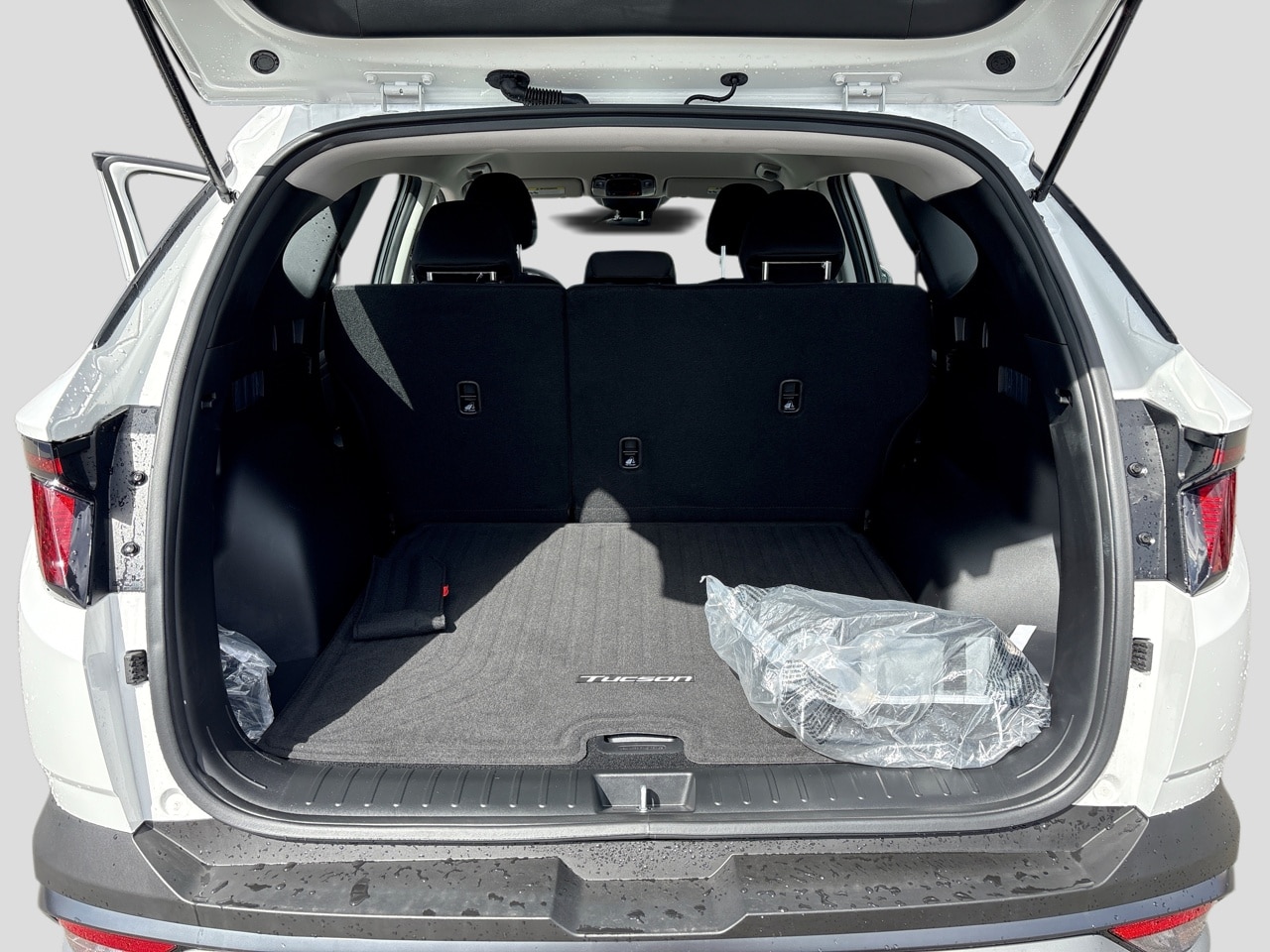 2025 Hyundai Tucson SE - Photo 22