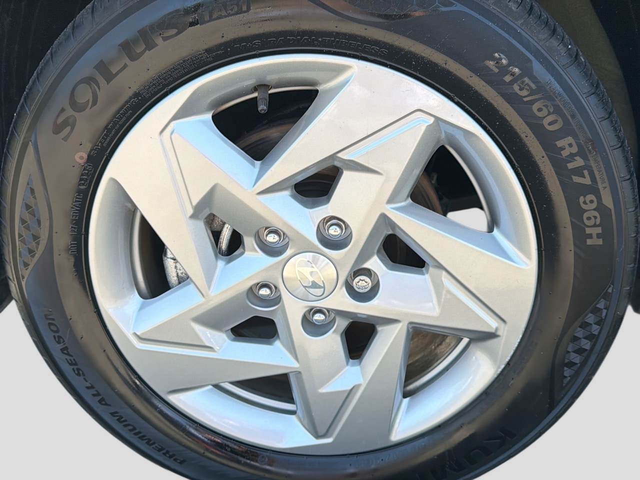 2024 Hyundai Kona SE - Photo 14