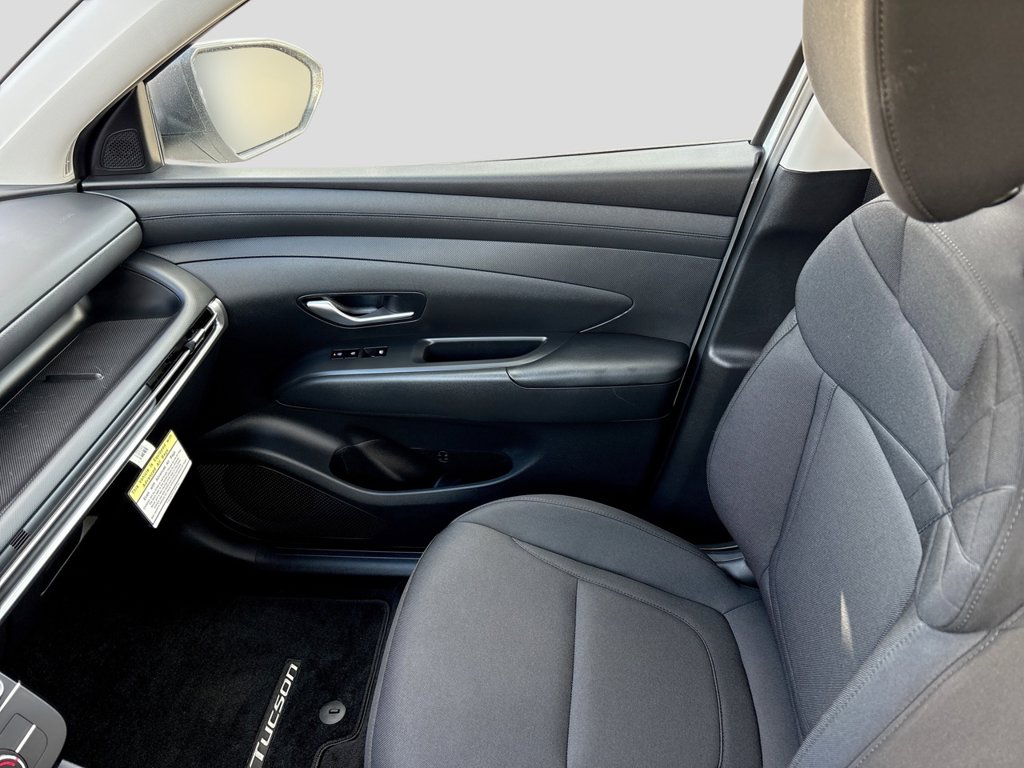 2025 Hyundai Tucson SE - Photo 21