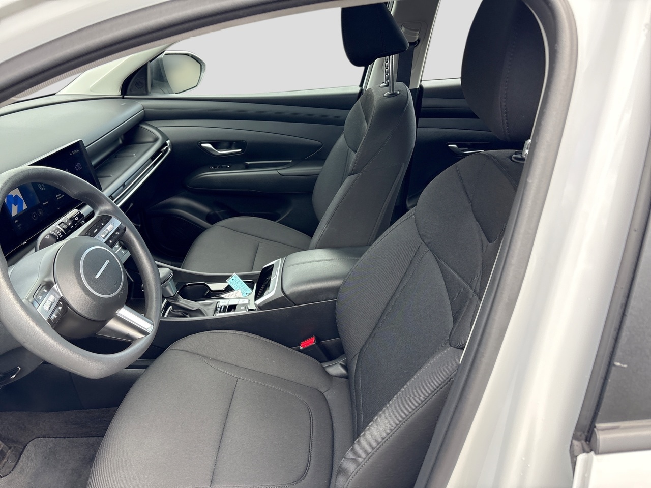 2025 Hyundai Tucson SE - Photo 14