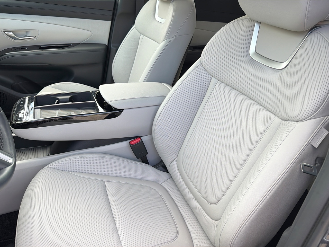 2025 Hyundai Tucson Limited - Photo 18