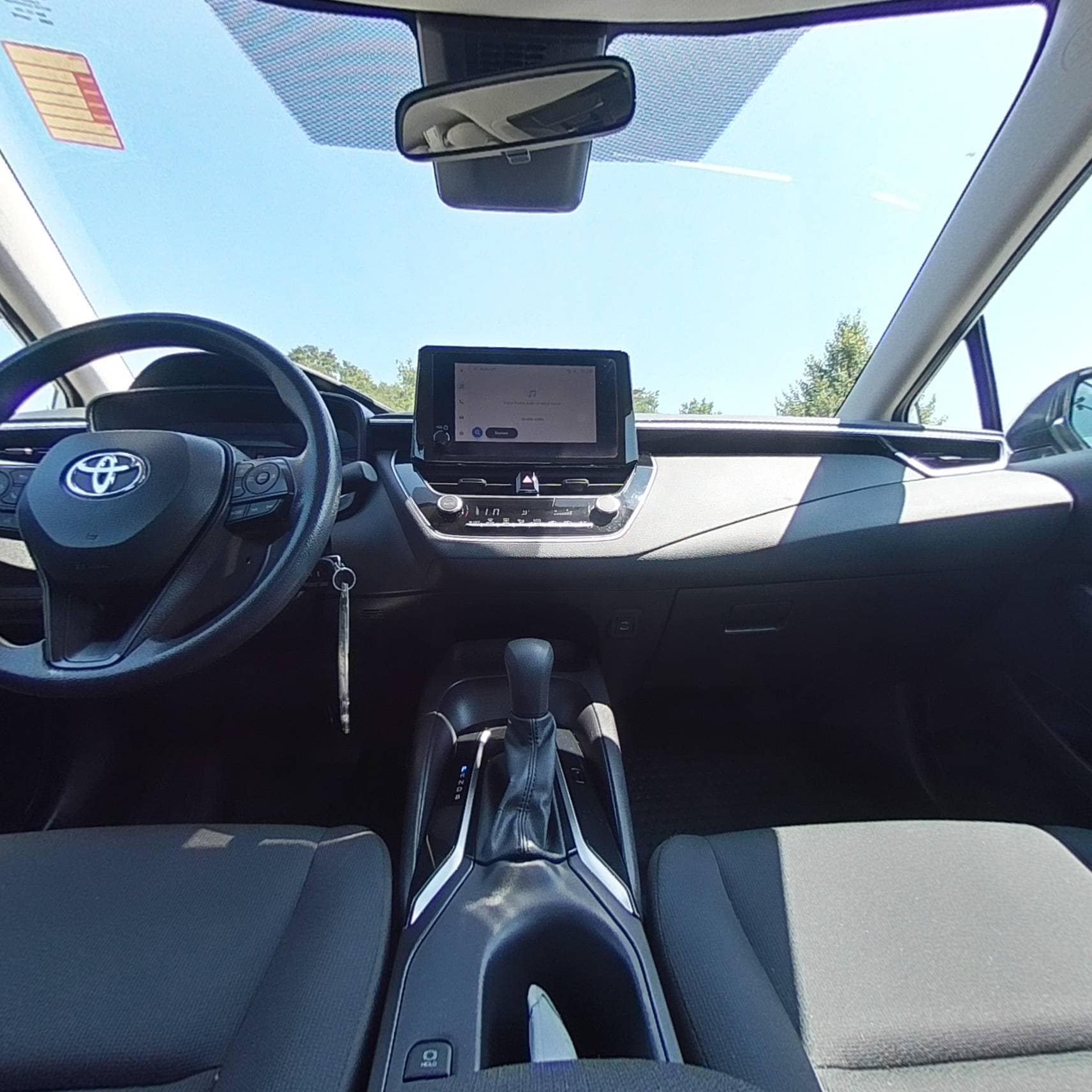 2024 Toyota Corolla LE - Photo 30