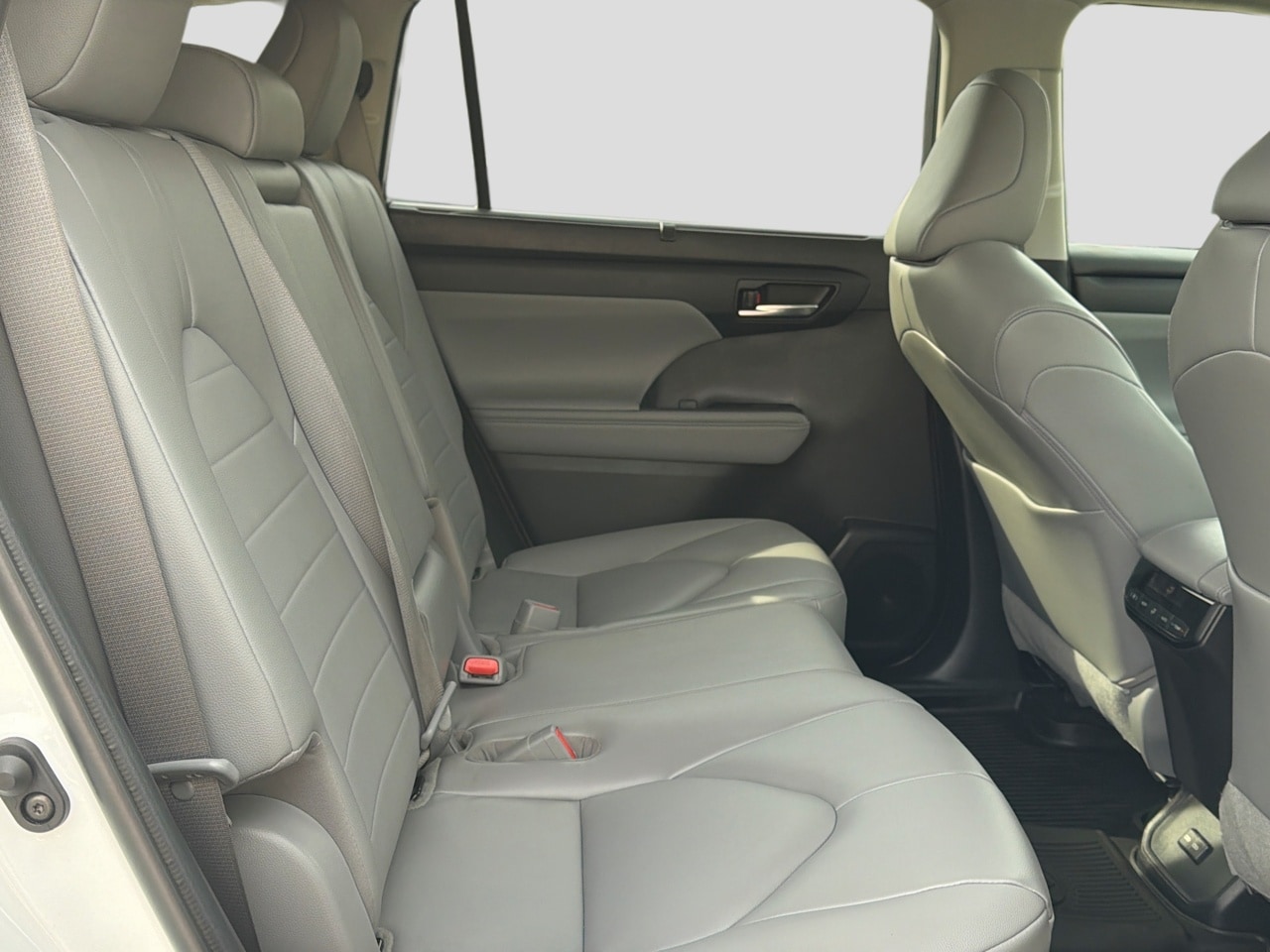 2023 Toyota Highlander XLE - Photo 22