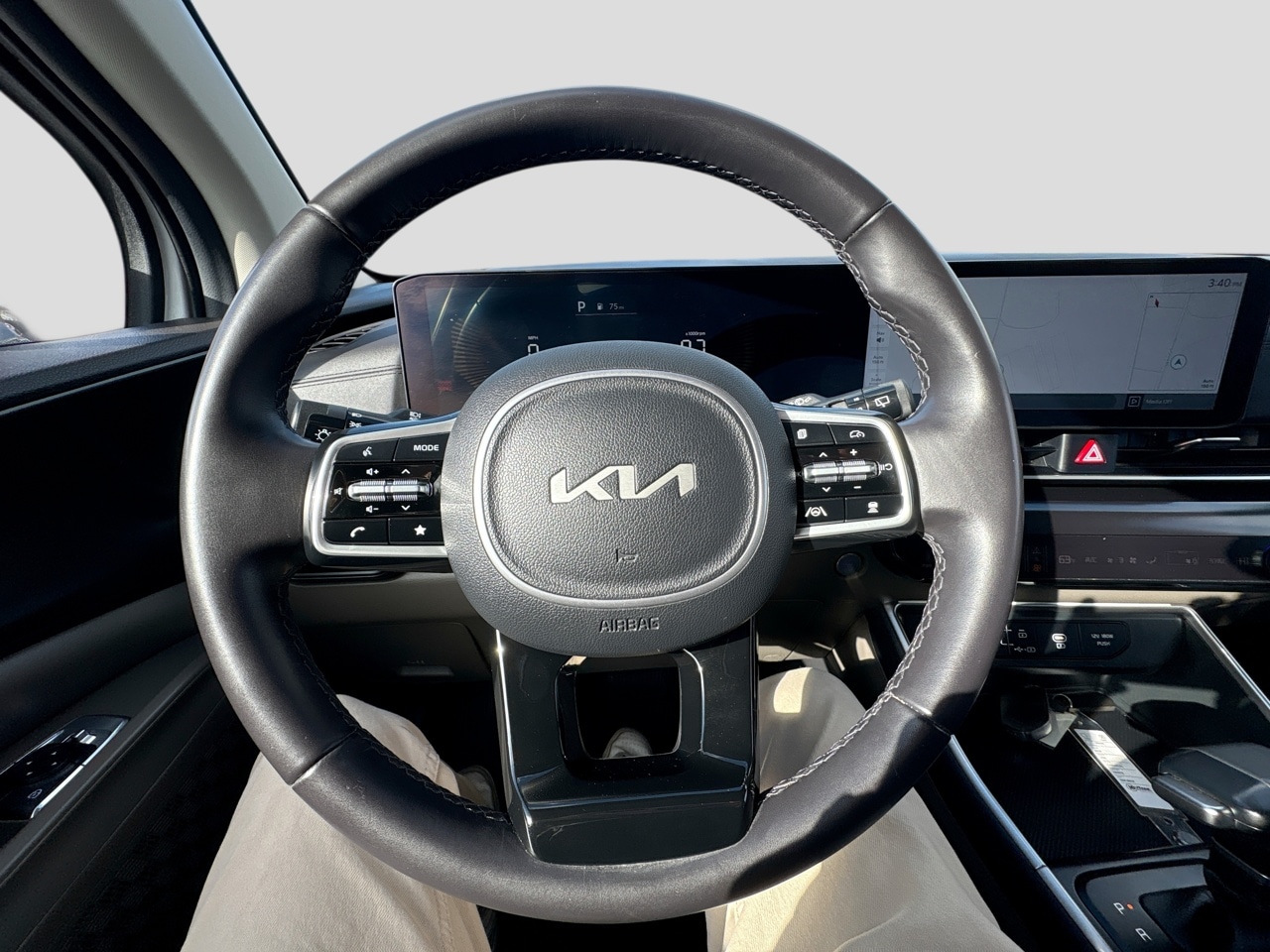 2025 Kia Carnival LXS - Photo 15