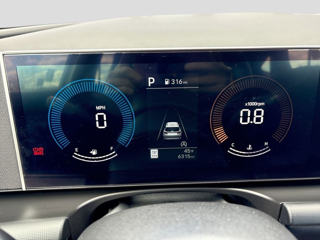 2025 Hyundai Tucson SE - Photo 16