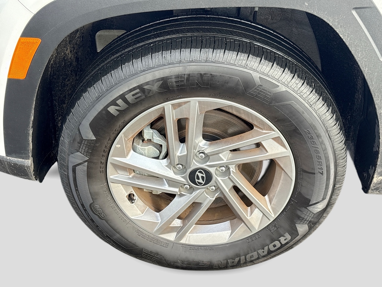 2025 Hyundai Tucson SE - Photo 10