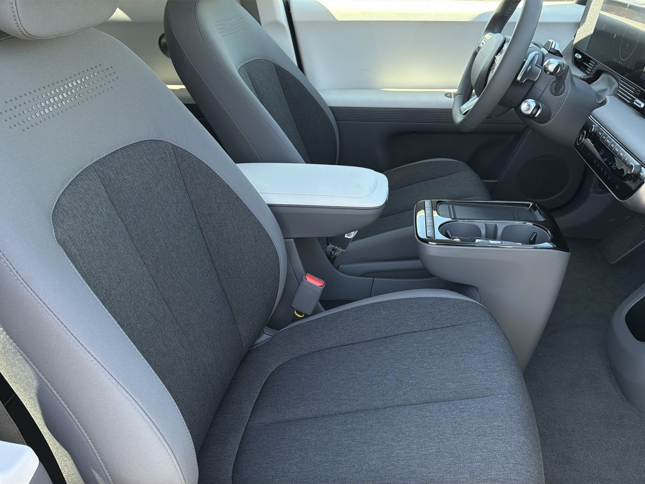 2025 Hyundai IONIQ 5 SEL - Photo 26