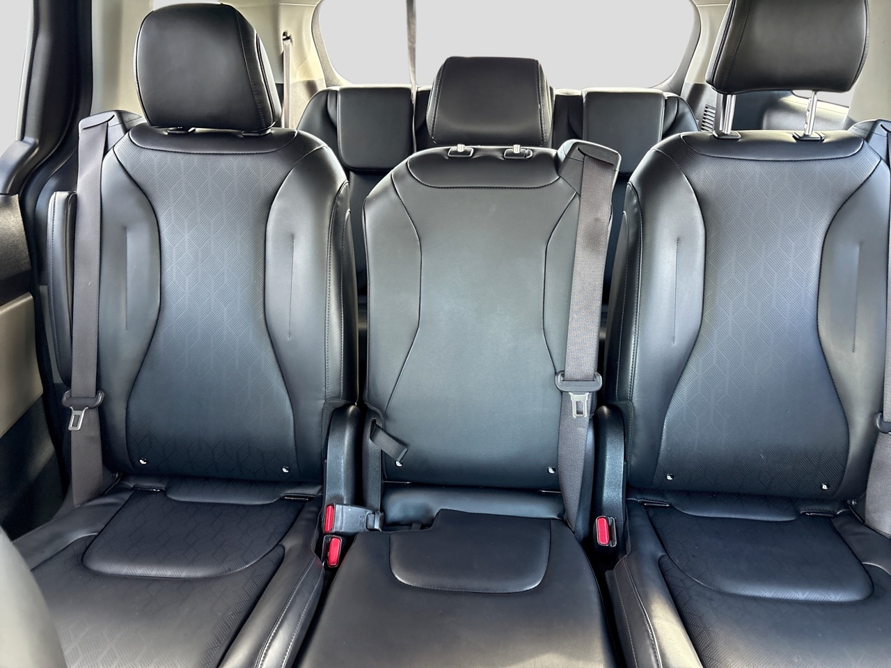 2025 Kia Carnival LXS - Photo 22