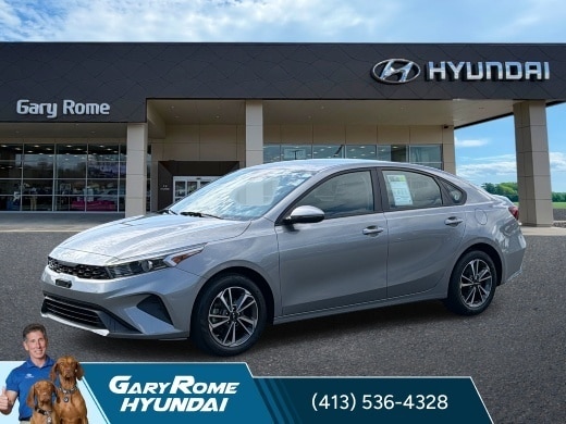 2023 Kia Forte LXS AT's photo