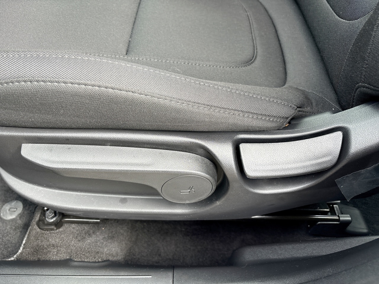 2025 Hyundai Tucson SE - Photo 13