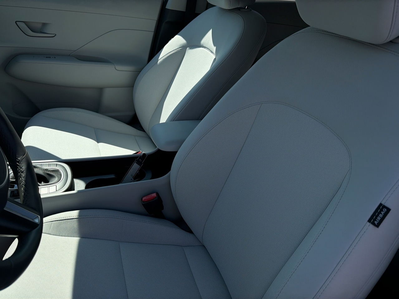 2025 Hyundai Kona SEL - Photo 18