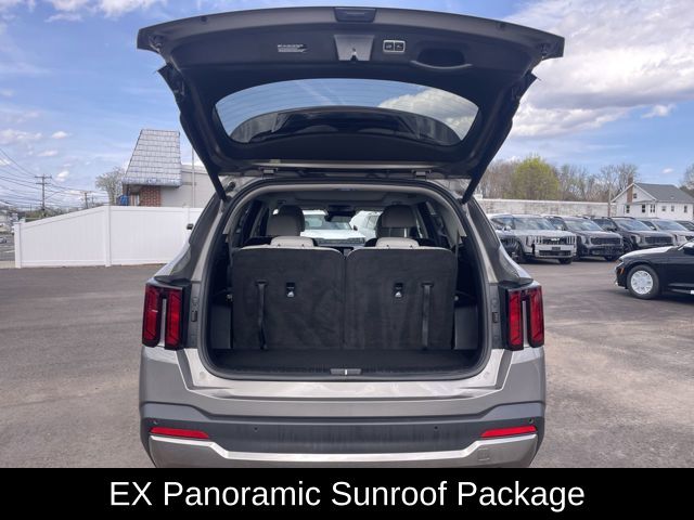 2025 Kia Sorento EX - Photo 15