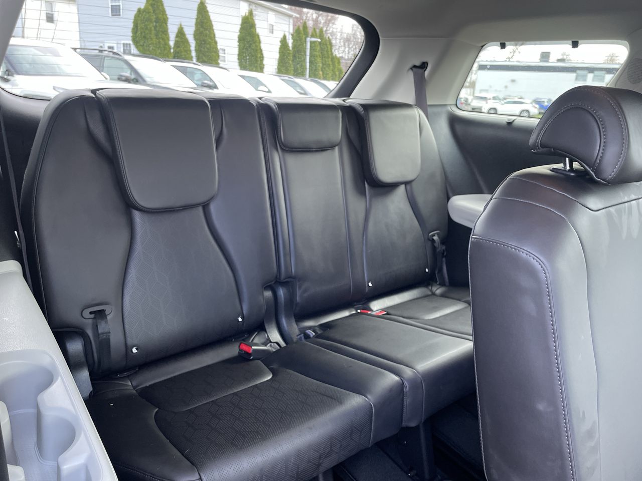 2023 Kia Carnival EX - Photo 22