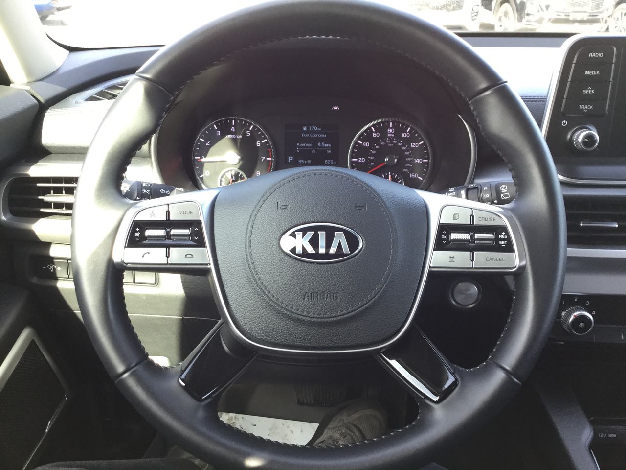 2020 Kia Telluride LX - Photo 17