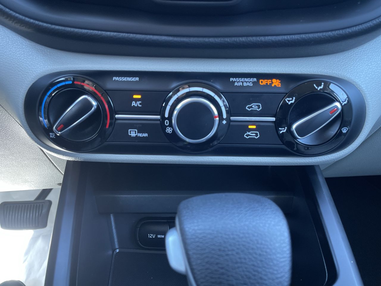 2023 Kia Soul LX - Photo 16