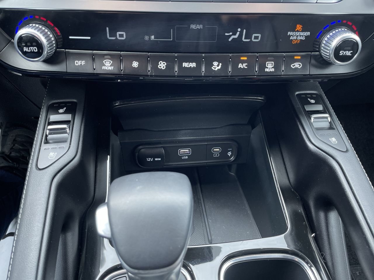 2024 Kia Telluride EX - Photo 17