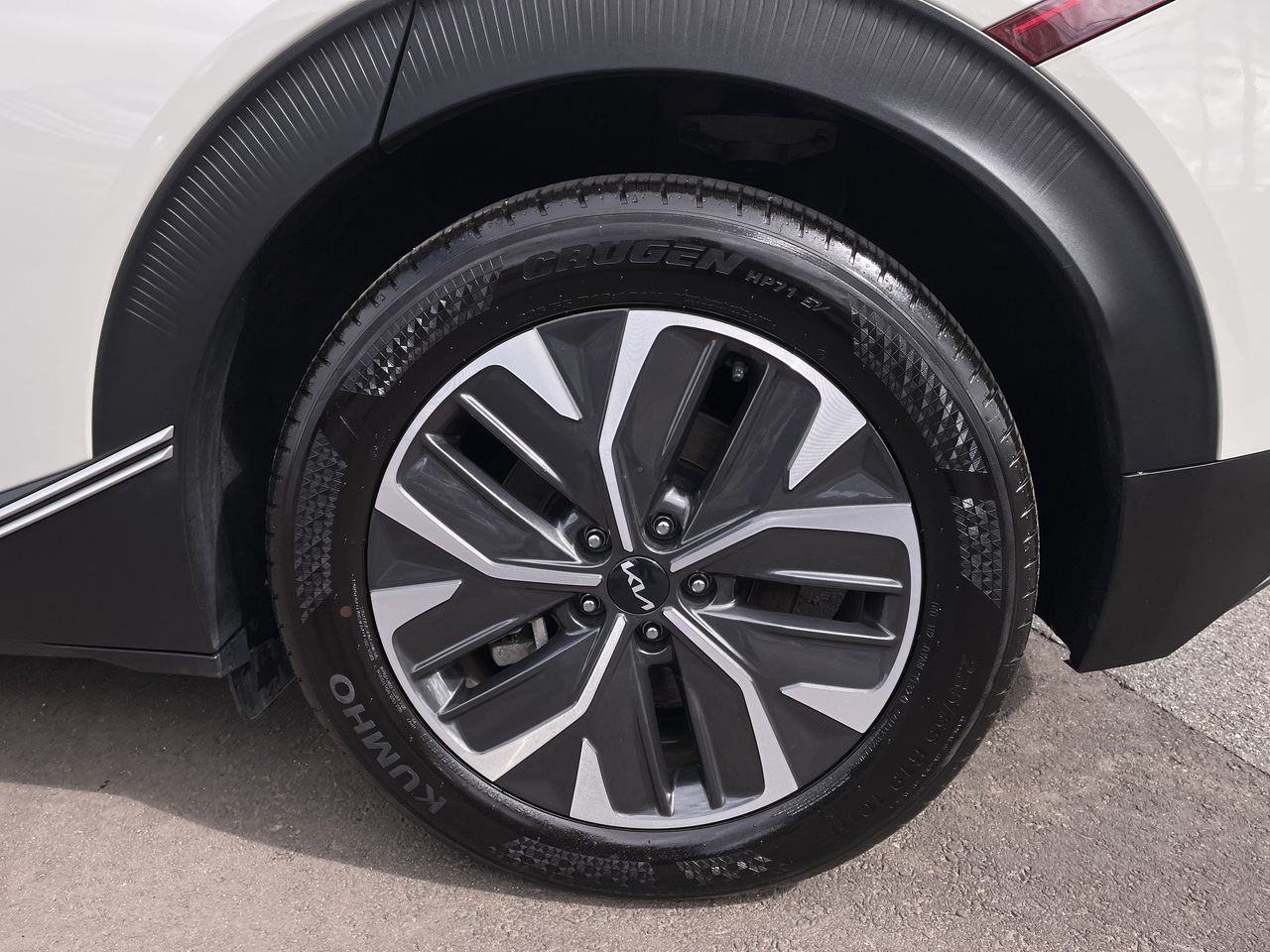 2024 Kia EV6 Light L/R - Photo 10