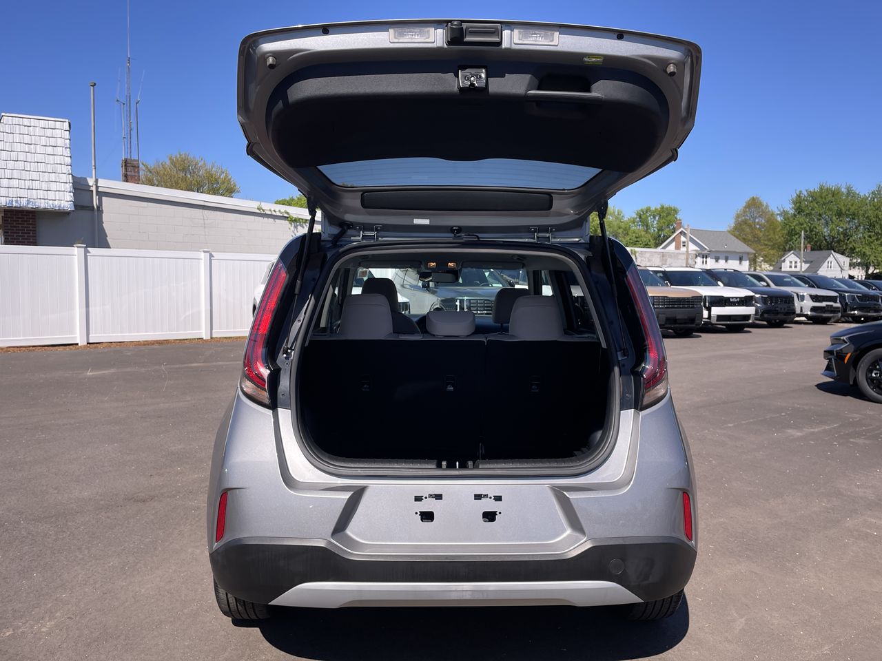 2023 Kia Soul LX - Photo 11