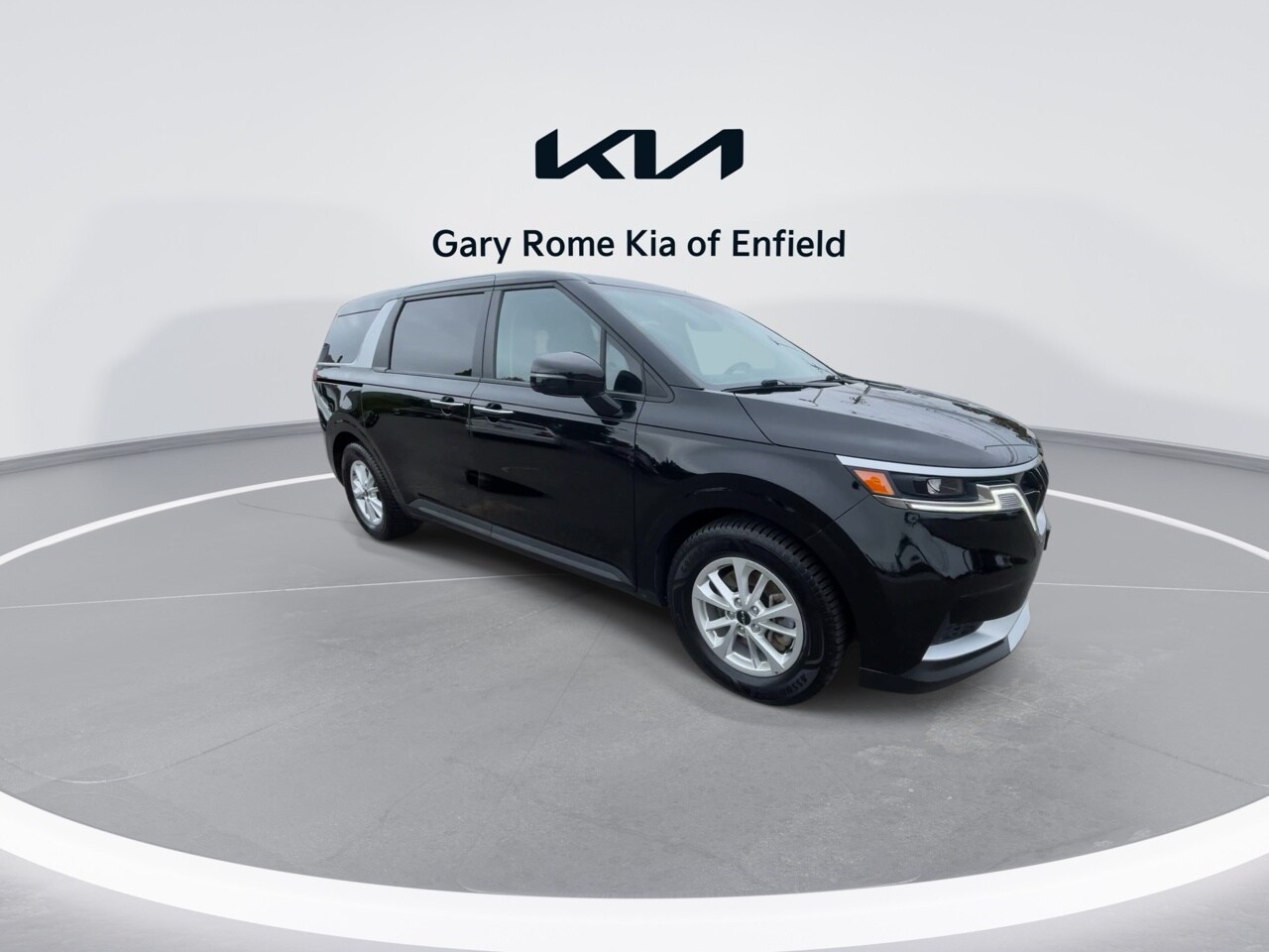 2024 Kia Carnival LX photo 2