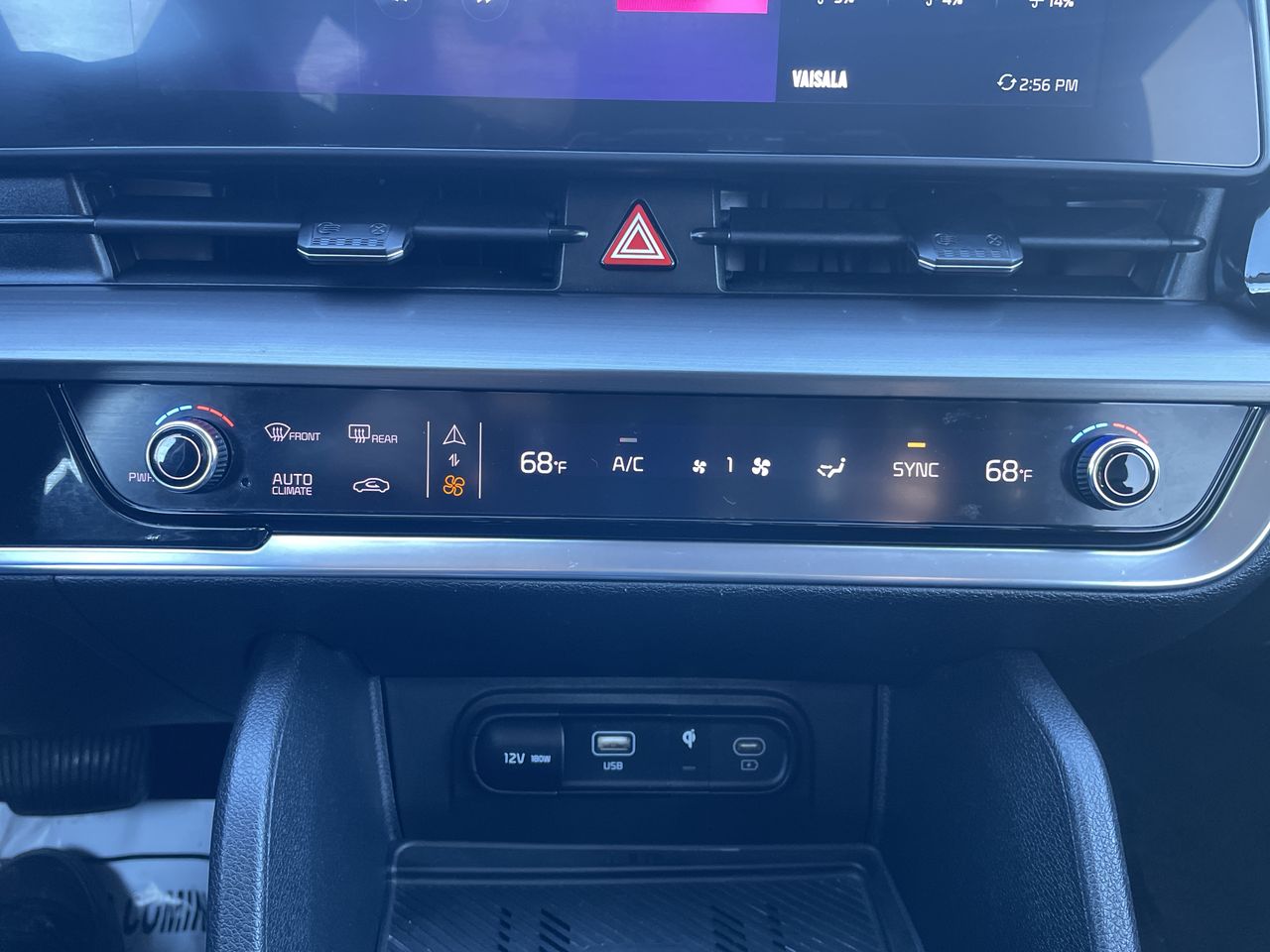 2024 Kia Sportage EX - Photo 16