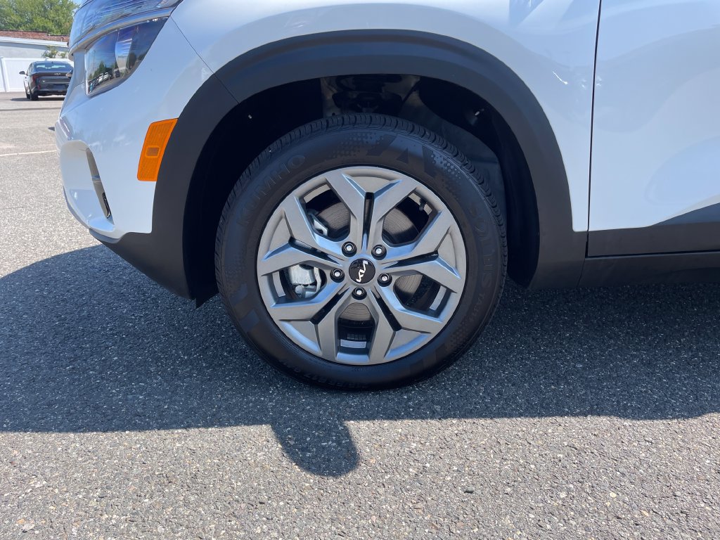 2025 Kia Seltos LX - Photo 25
