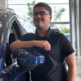 Staff member Manny Suarez from ID_dea221fec80c