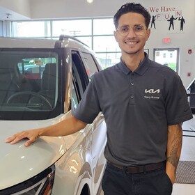 Staff member D'Angelo Sanchez from ID_0c553505cd32