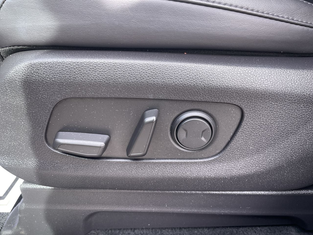 2023 Kia Carnival EX - Photo 20