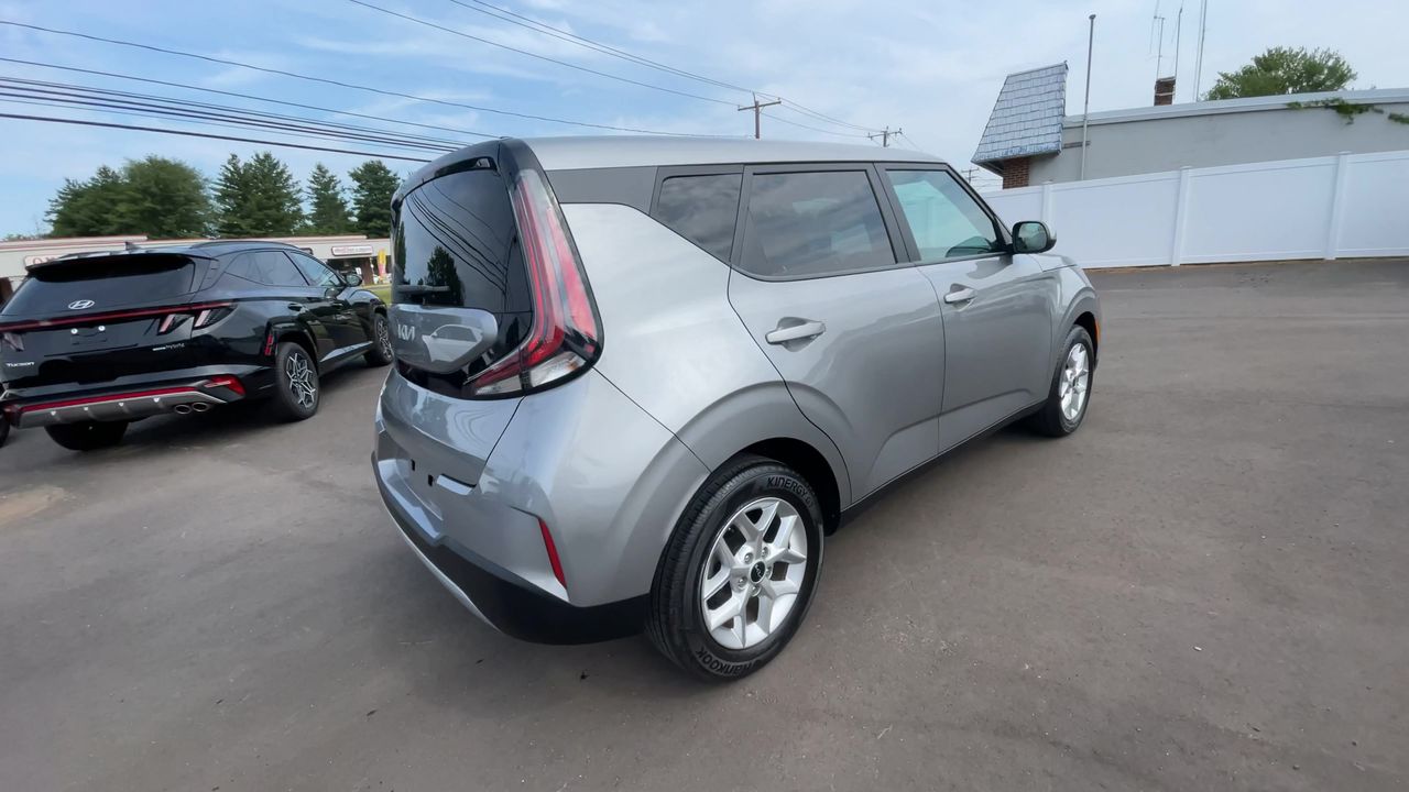2023 Kia Soul LX - Photo 8