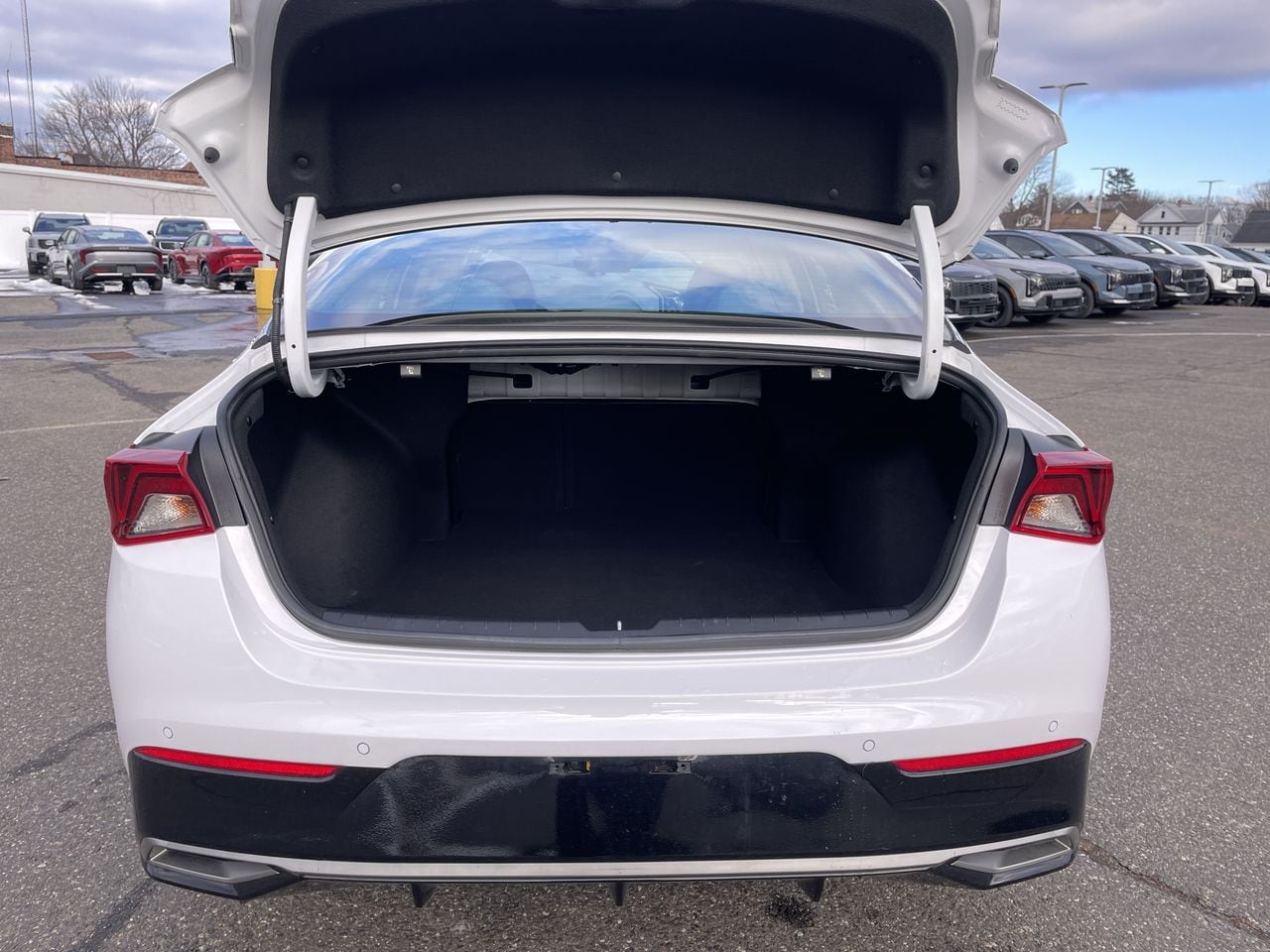 2024 Kia K5 EX - Photo 11