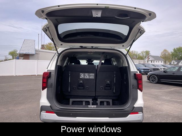 2025 Kia Carnival LXS - Photo 13