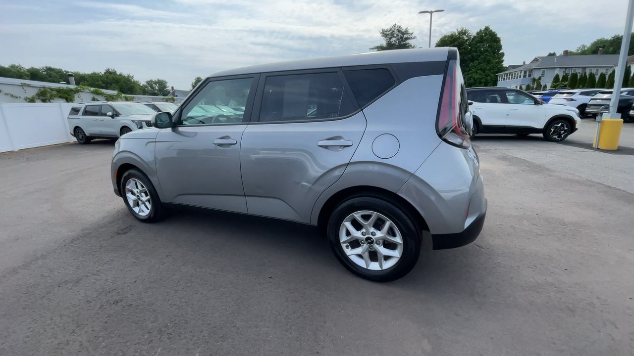 2023 Kia Soul LX - Photo 6