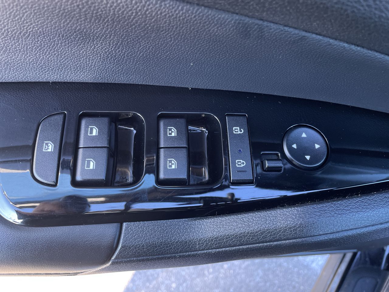 2024 Kia Sportage EX - Photo 18