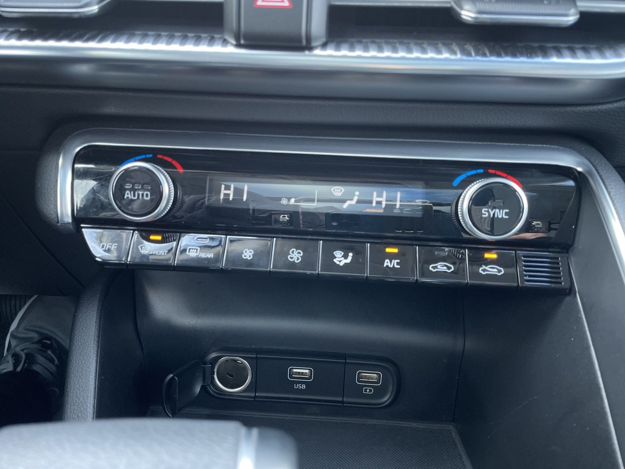 2024 Kia K5 EX - Photo 17