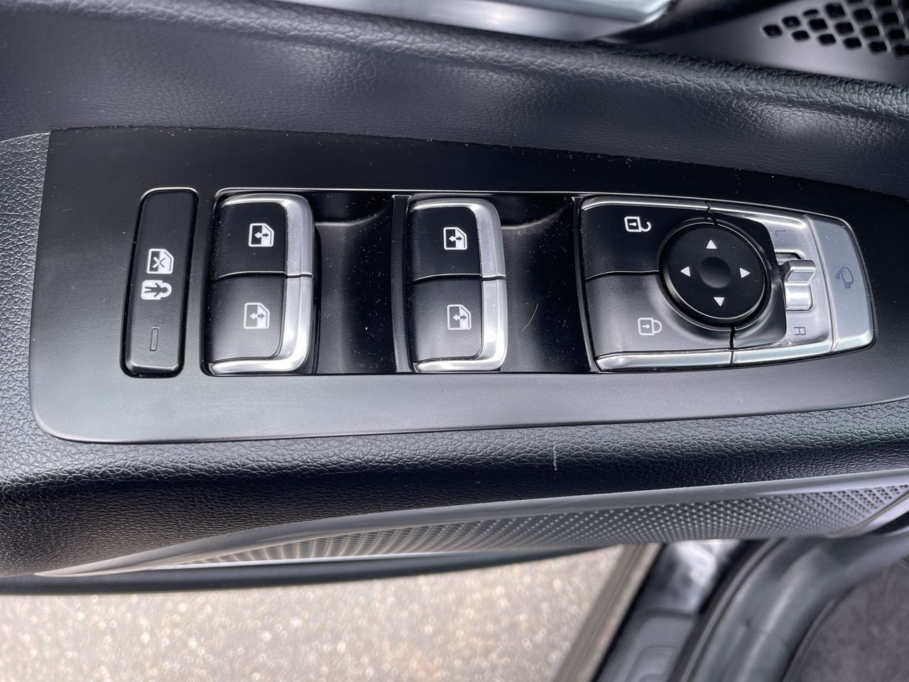 2024 Kia Telluride EX - Photo 19