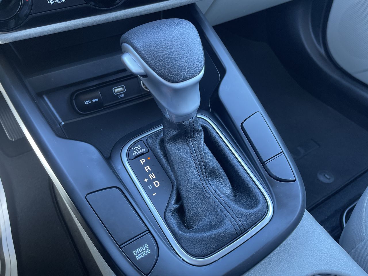 2023 Kia Soul LX - Photo 14