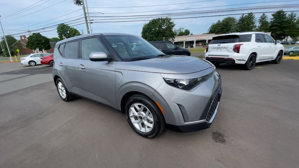 Used 2023 Kia Soul LX Hatchback