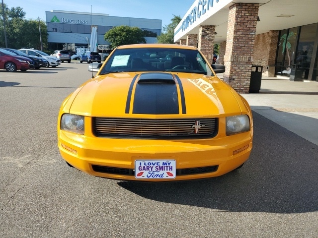 Used 2008 Ford Mustang Deluxe with VIN 1ZVHT80N085187756 for sale in Fort Walton Beach, FL