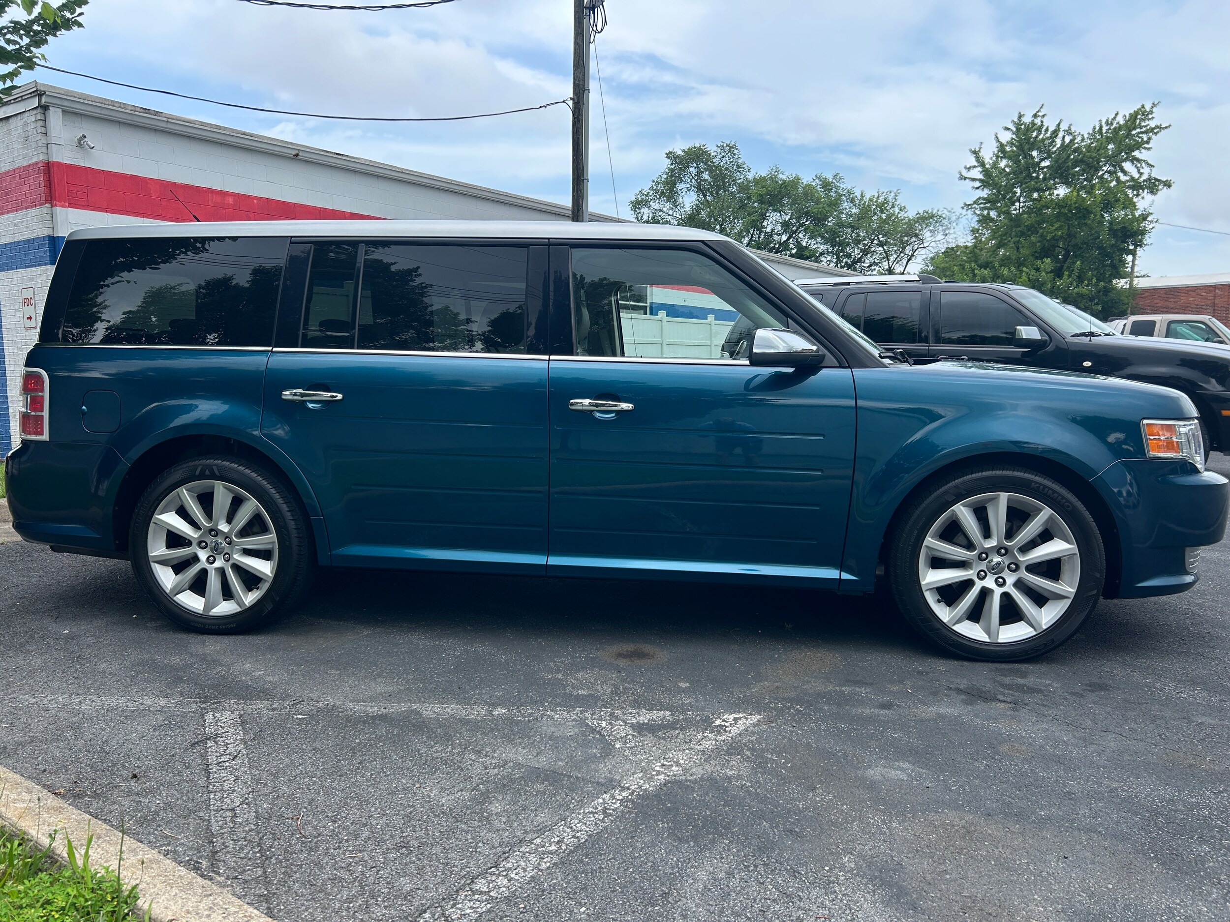 2011 Ford Flex Limited photo 2
