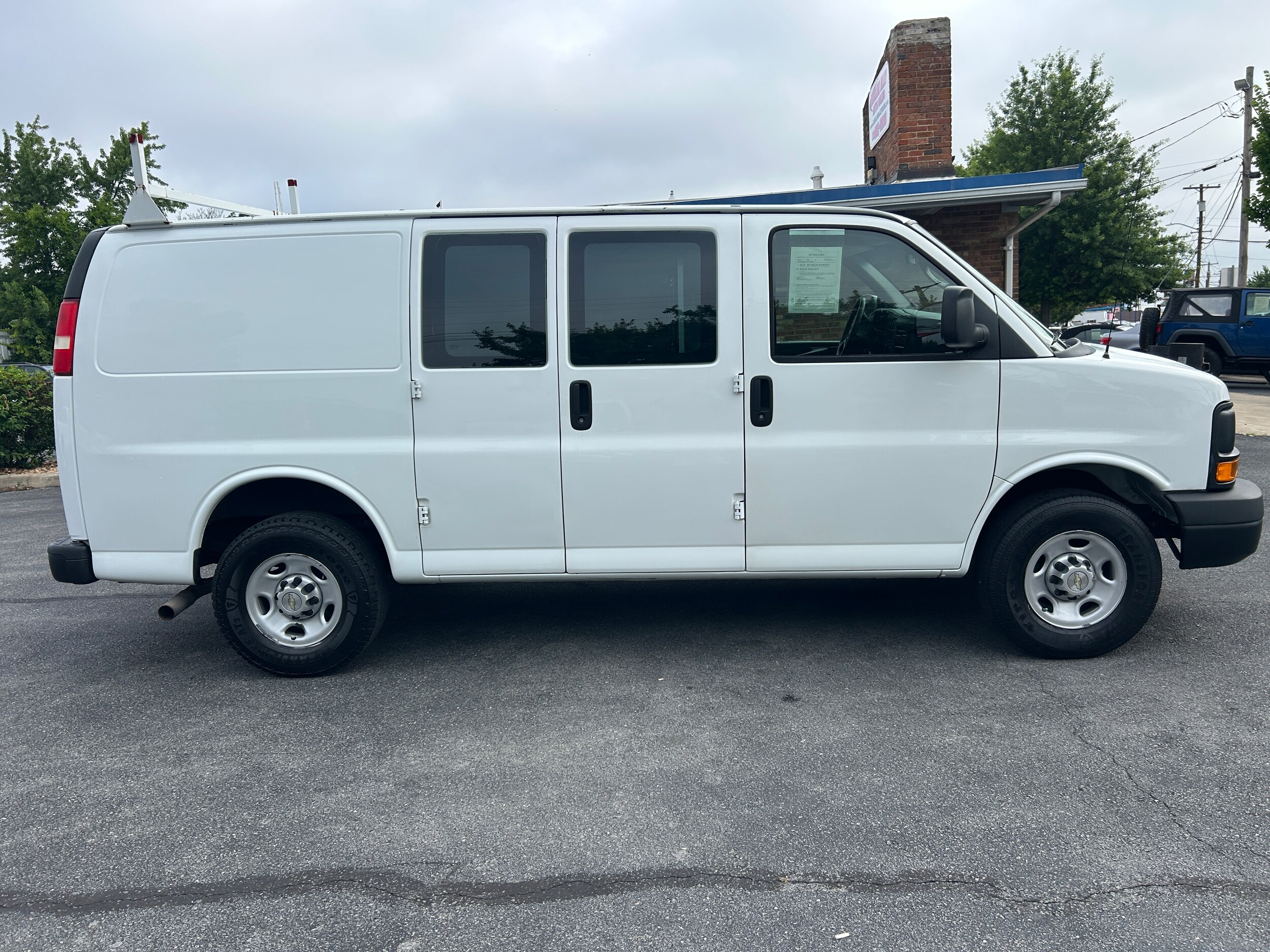 2012 Chevrolet Express 3500 Cargo photo 2