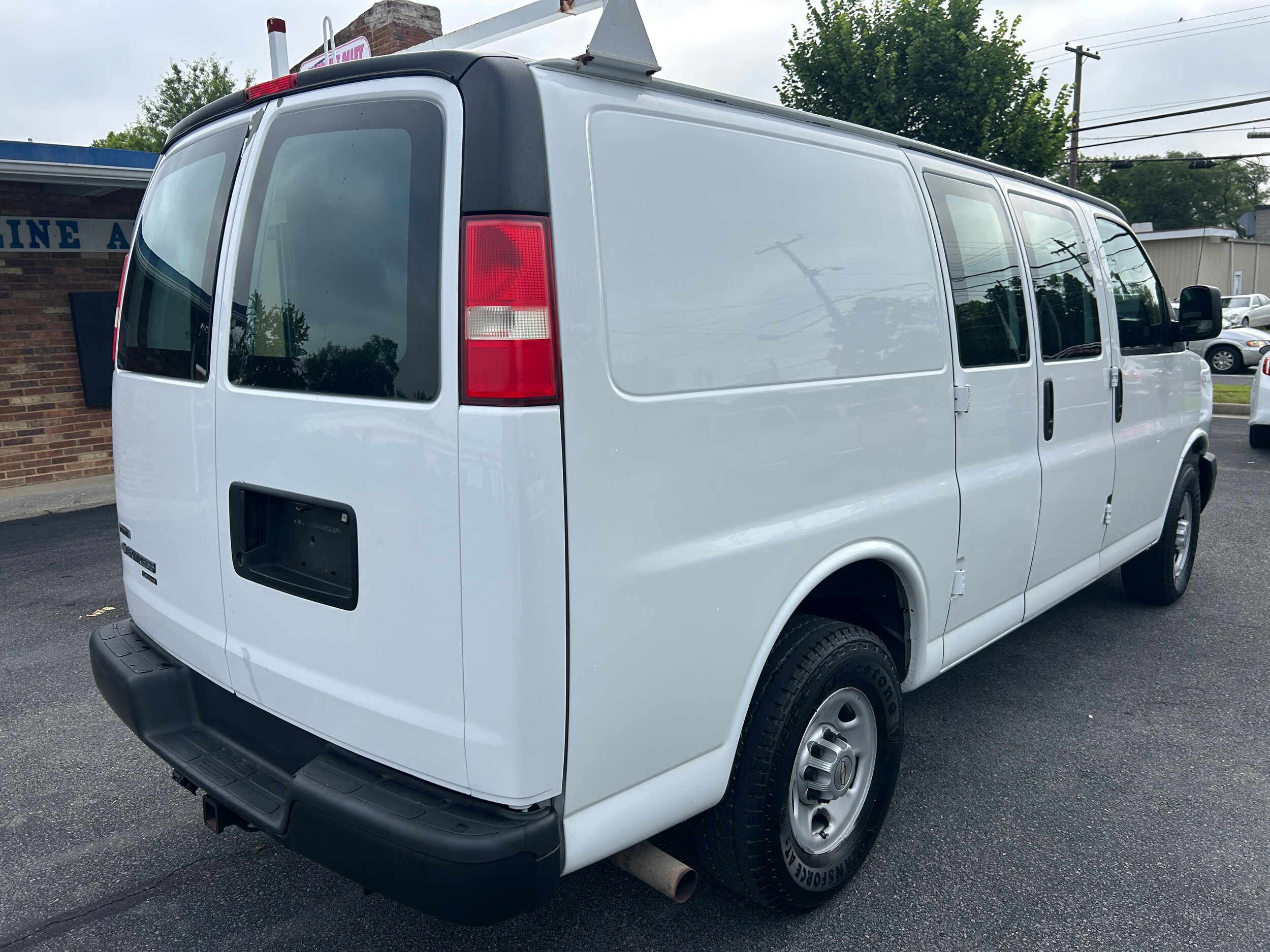 2012 Chevrolet Express 3500 Cargo photo 3