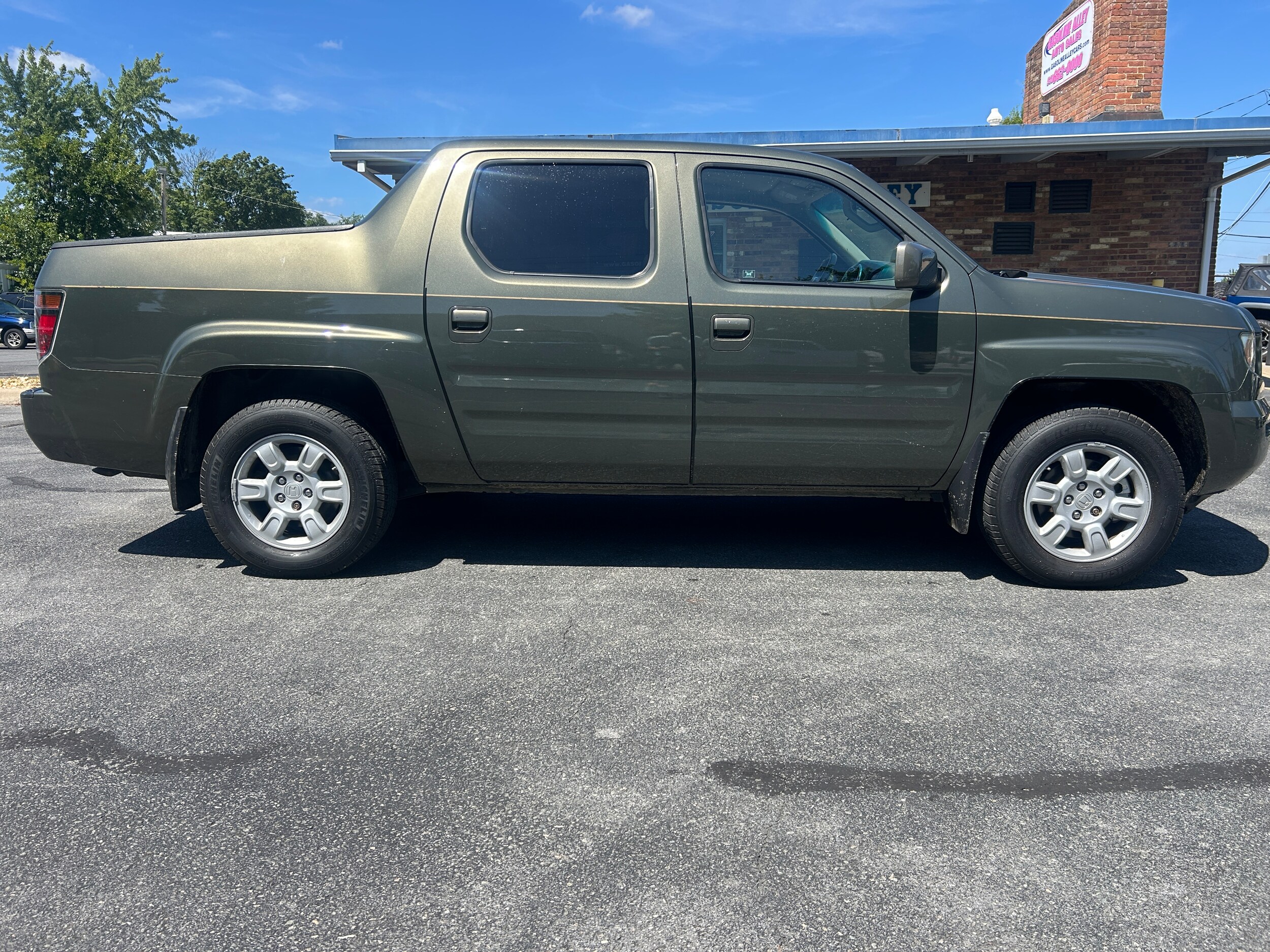 2006 Honda Ridgeline RTL photo 2