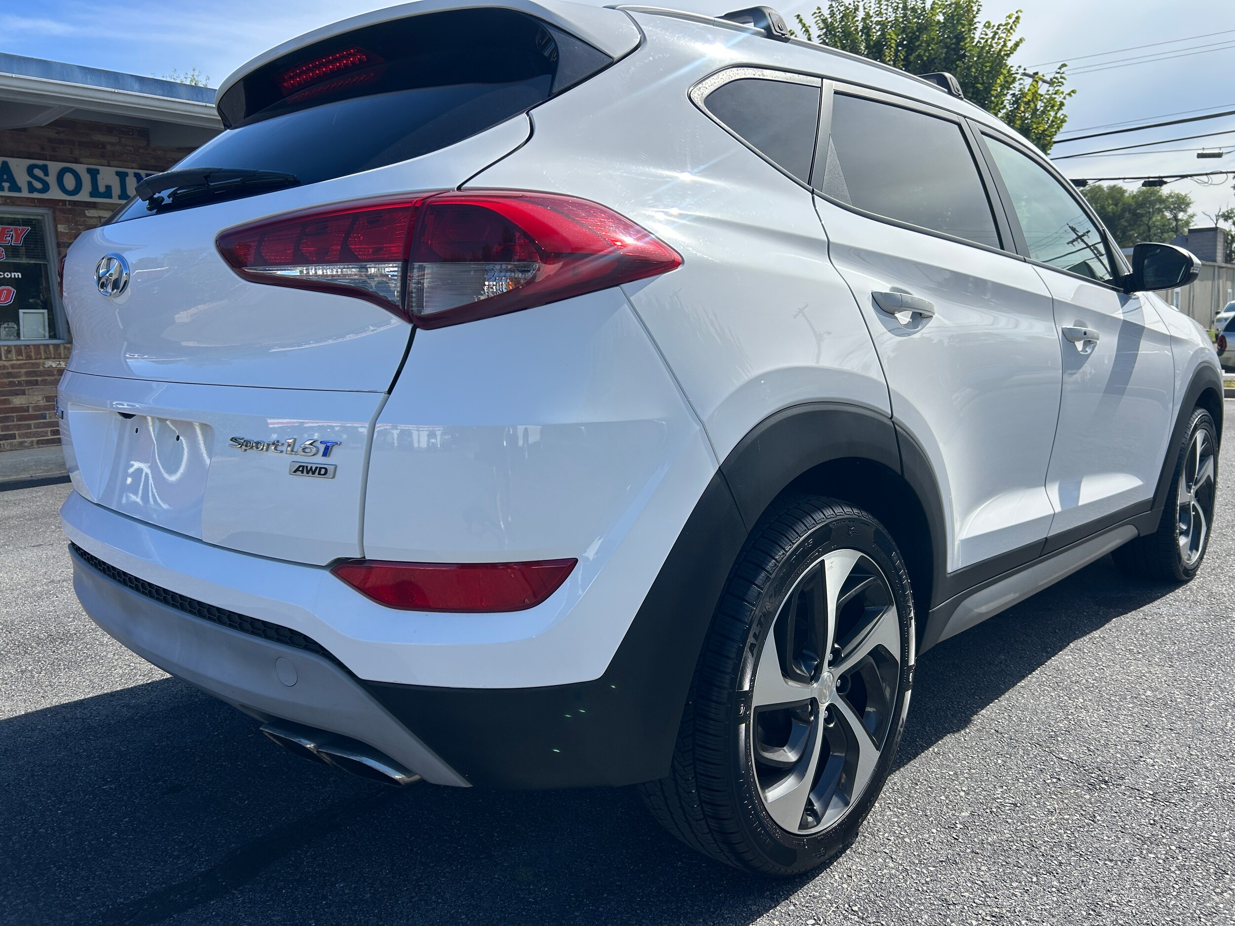 2017 Hyundai Tucson Sport photo 3