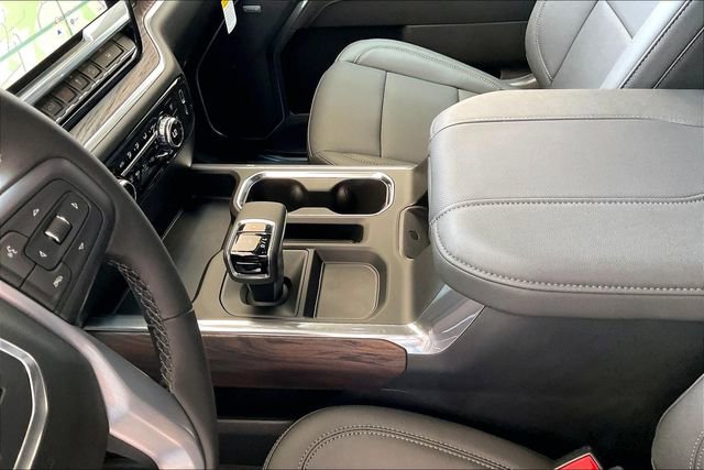 2026 GMC Sierra 1500 SLT - Photo 9