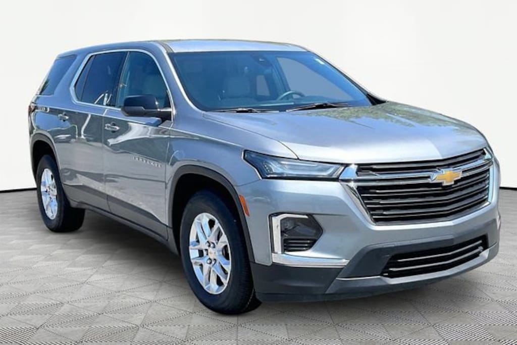 Used 2023 Chevrolet Traverse LS SUV