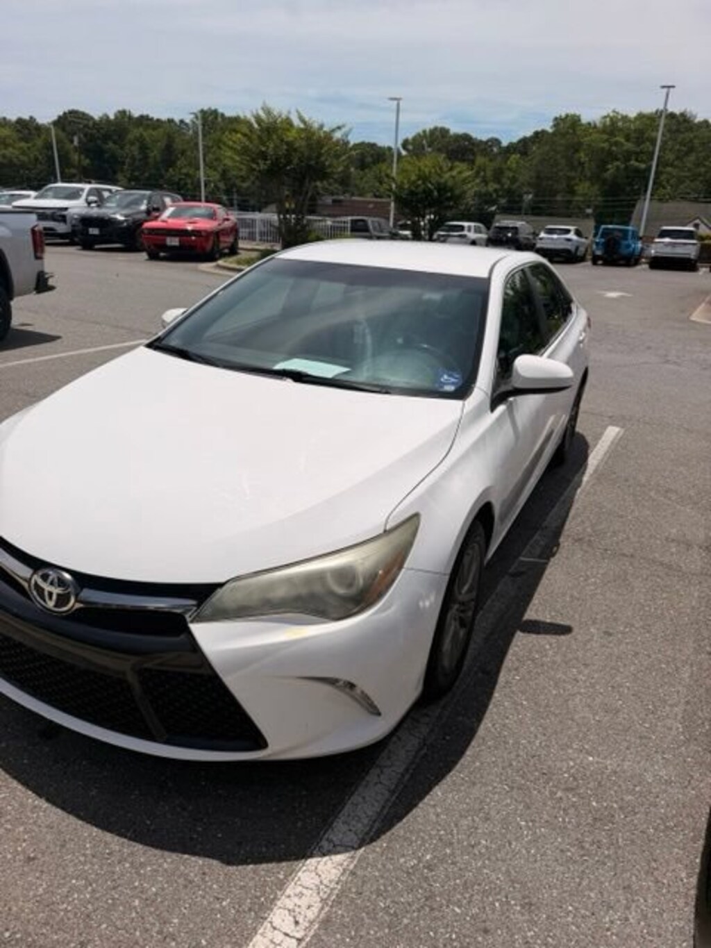 Used 2016 Toyota Camry SE Sedan