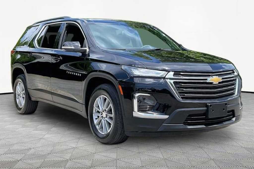 Used 2023 Chevrolet Traverse LT Cloth SUV