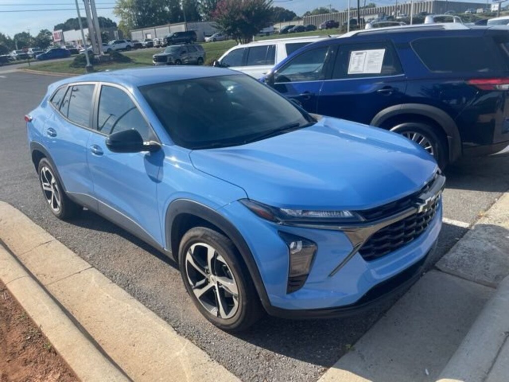 Used 2024 Chevrolet Trax 1RS SUV