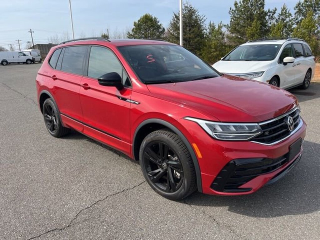 Used 2024 Volkswagen Tiguan 2.0T SE R-Line Black SUV